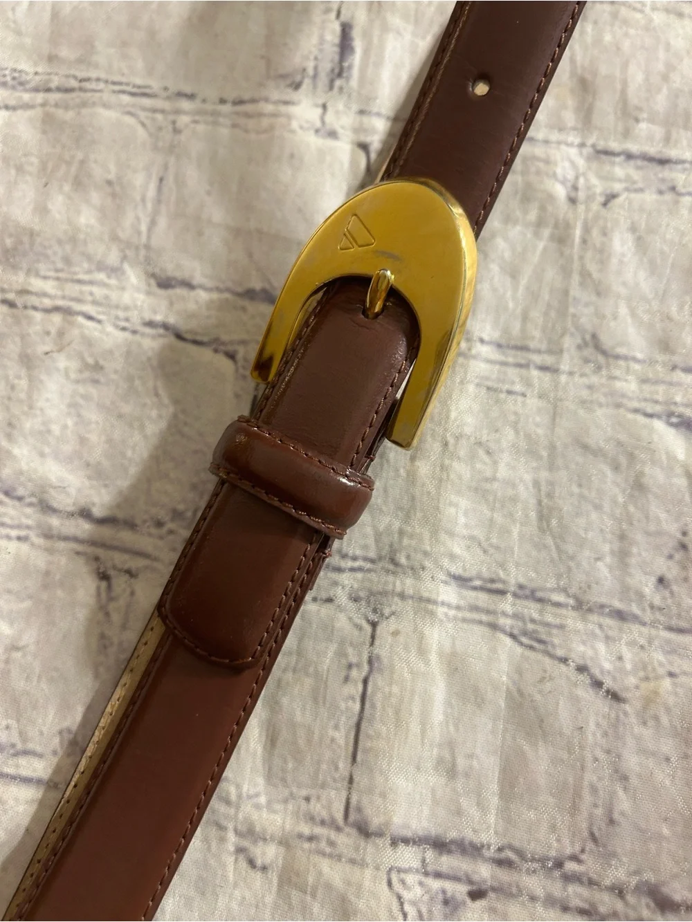 LIZ CLAIBORNE GENUINE BONDED LEATHER CHOCOLATE BROWN GOLD TONE BUCKLE BELT VTG L